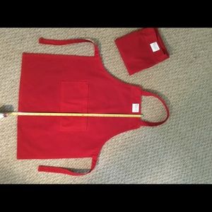 2 Williams Sonoma Children’s Aprons